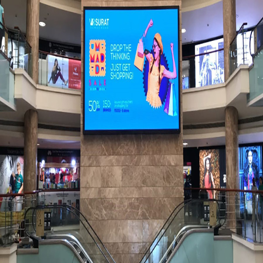 FS Plus LED Case in Seattle Store: Captivating Indoor Display
