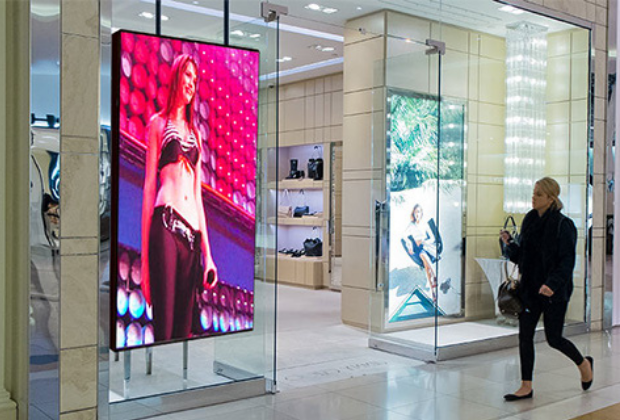 FS Plus case in a large shopping mall in Philadelphia, USA. 1