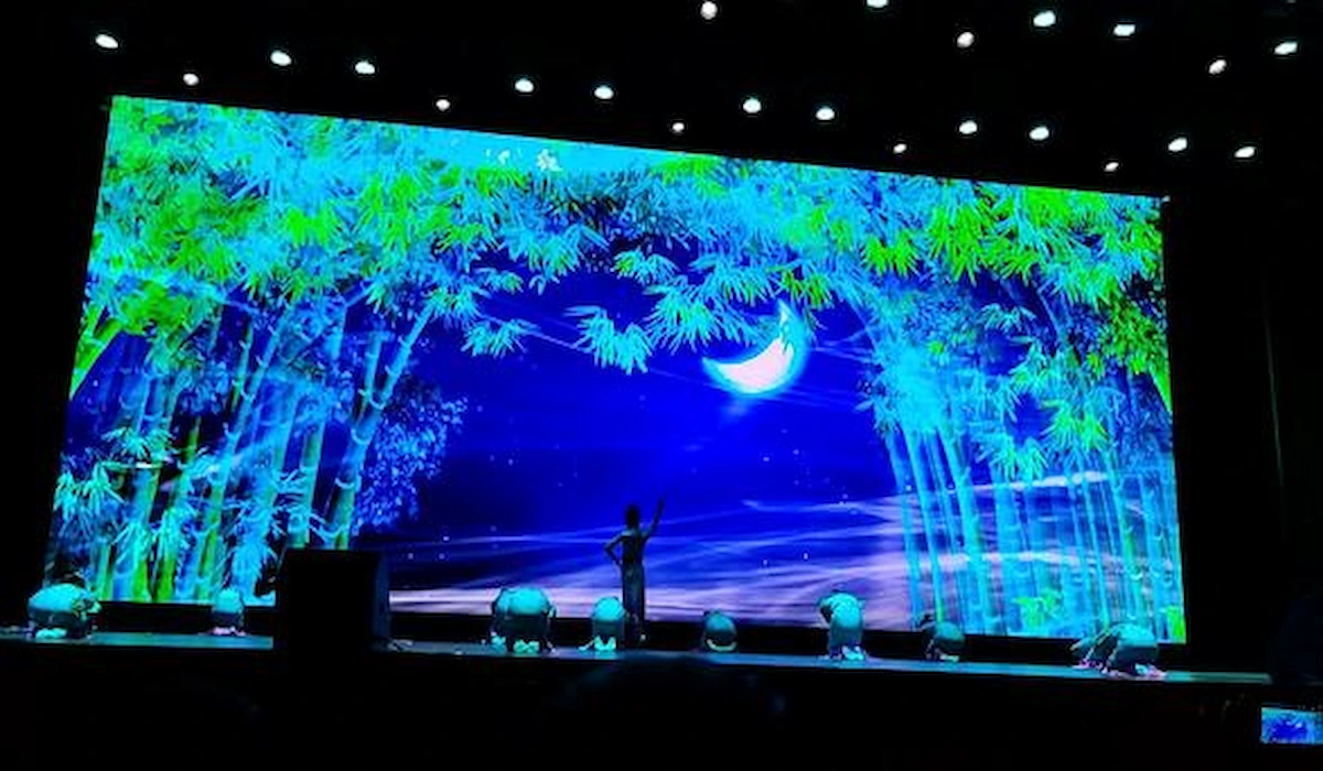 R5 Plus Case In Stage Backdrop,Singapore,Jiangsu, China 2