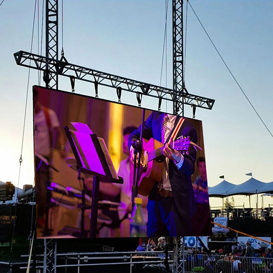 R5 LED Display Case Lights Up Parties in Los Angeles