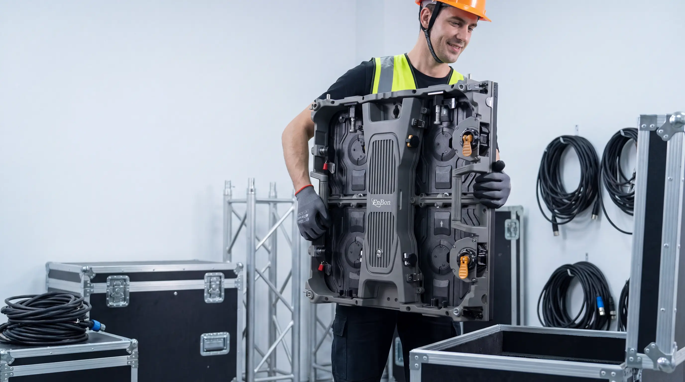 R5 Series Lightweight Aluminum Cabinet Design - Easier to handle on site with reduced load for transport and installation