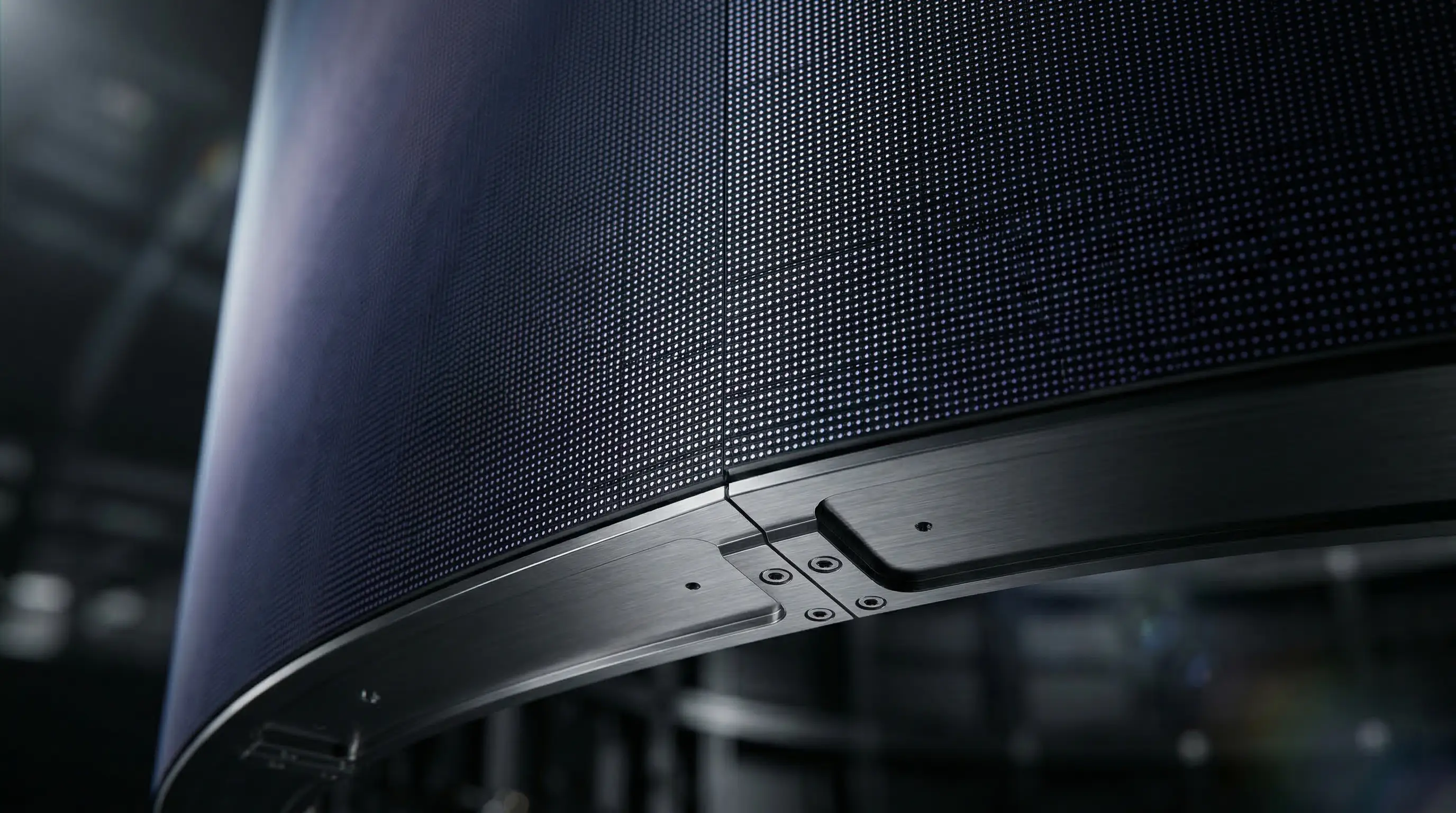 R5 Plus Series - Seamless curved panel alignment with tight transitions and no visible gaps